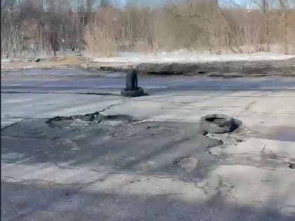 В Ярославле на центральных дорогах появились покрышки в ямах