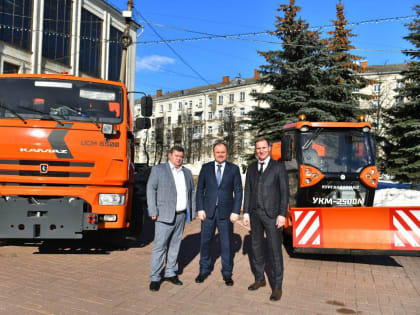 В Ярославле отметили День работника бытового обслуживания населения и жилищно-коммунального хозяйства