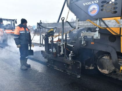 Мэрия Ярославля прокомментировала укладку асфальта во время снегопада во Фрунзенском районе