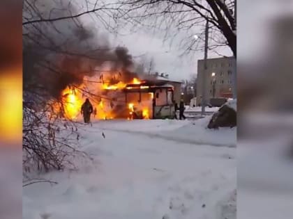 В Ярославле полыхал троллейбус