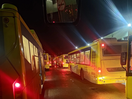 Спать или стоять на мойку: водители автобусов в Ярославле решают дилемму