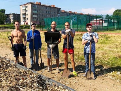 Стадион «Восход» приводят в порядок