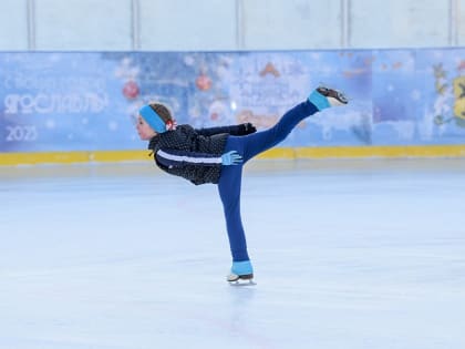 На главном катке Ярославля прошёл мастер-класс по фигурному катанию