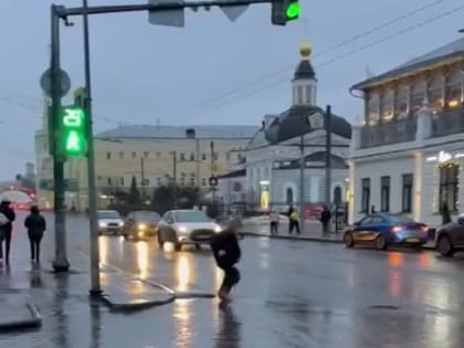 В Ярославле поплыла ремонтируемая улица