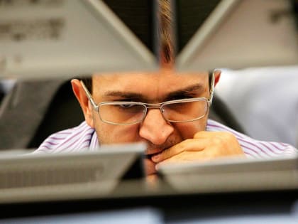 Эксперты вычислили потолок зарплат для сотрудников без образования