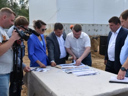 Губернаторский контроль: цель приезда – очистные в Нагорье, дороги в Нагорье и на улице Свободы