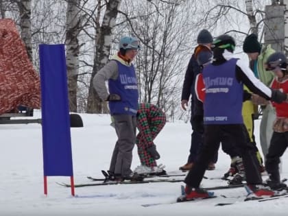 В Шакше прошли соревнования для особенных горнолыжников