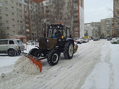 В Дзержинском районе Ярославля продолжается проверка качества уборки дворов