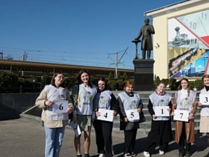 Туристские волонтеры ЯрГУ помогли в Ярославле участникам всероссийской акции "Своих не бросаем!"