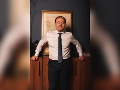 Мэр города Артем Молчанов поздравил жительниц Ярославля с Международным женским днем