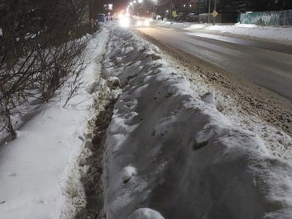 Ярославцы жалуются на неубранные проезды и тротуары