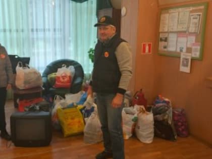 Коммунисты доставили очередную партию гуманитарной помощи беженцам.