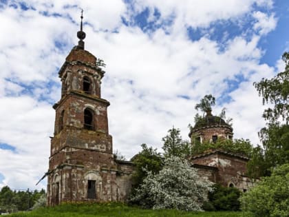 В разрушенном храме в селе Княжево Угличского района совершена Литургия