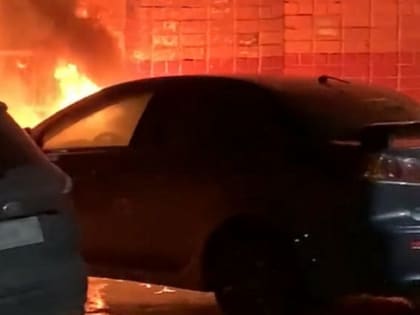 В Ярославле горел автомобиль