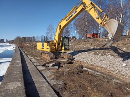 В Рыбинске начали ремонтировать берегоукрепление в районе улицы Чекистов