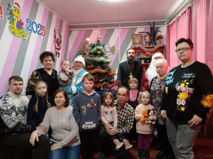 Дружно отметили Новый год и Рождество
