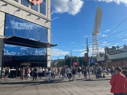 В центре Ярославля эвакуировали торговый центр