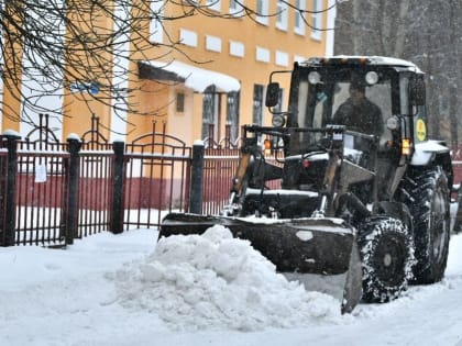 Мэрия Ярославля усилит работу с управляющими компания для лучшей уборки снега