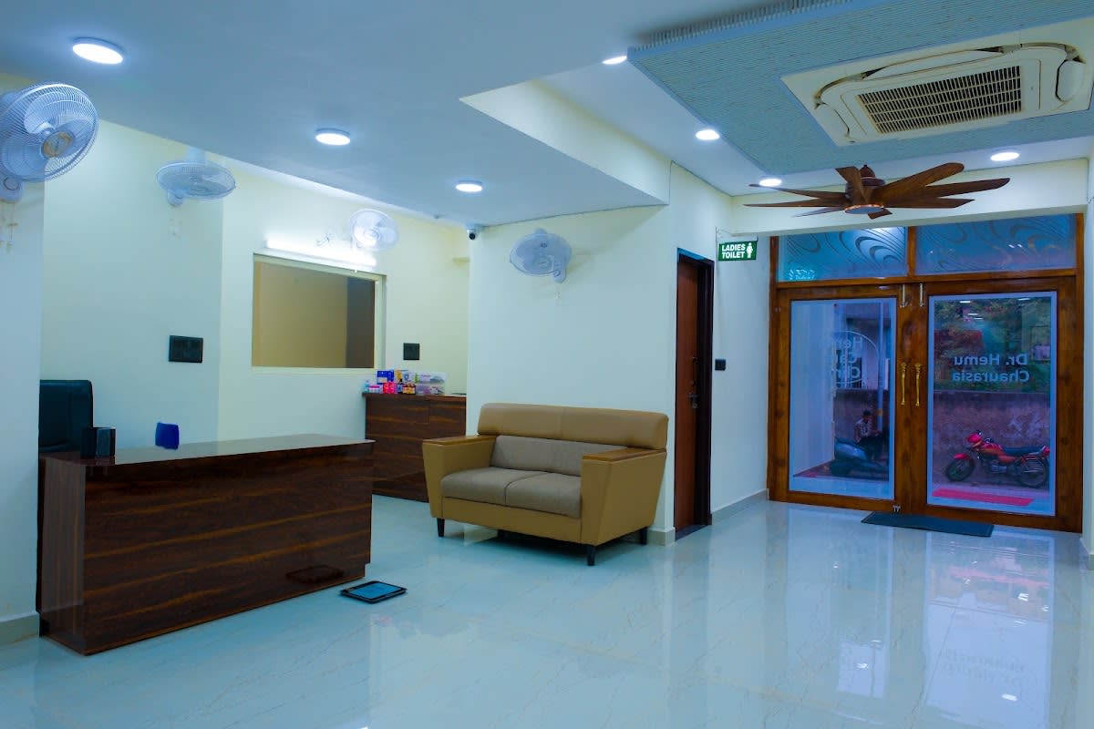 Dr Hemu Chaurasia | Best Gynecologist In Greater Noida thumbnail 2