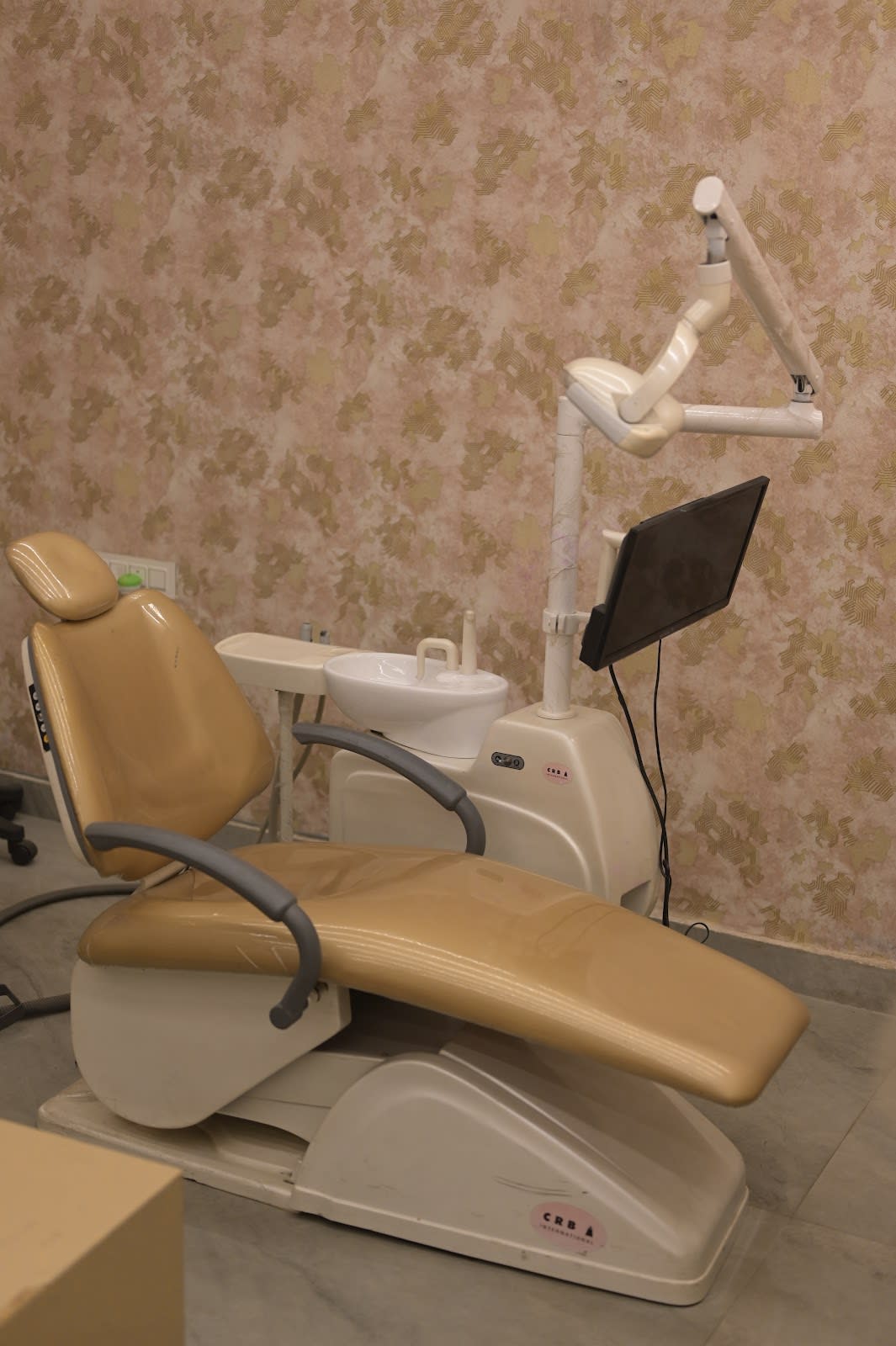 Dr. Kasana Dental Clinic For Dental Implant & Smile Design thumbnail 2