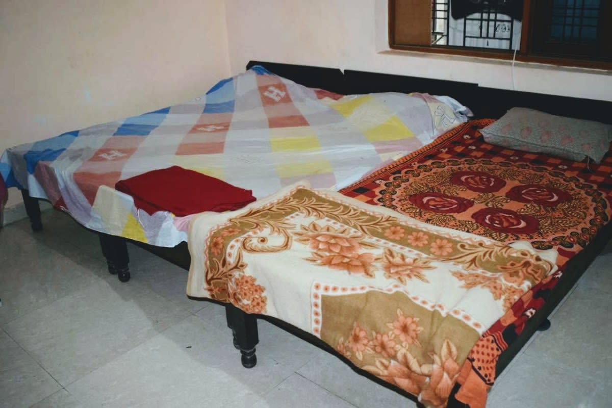 Greater Noida Boys PG thumbnail 2