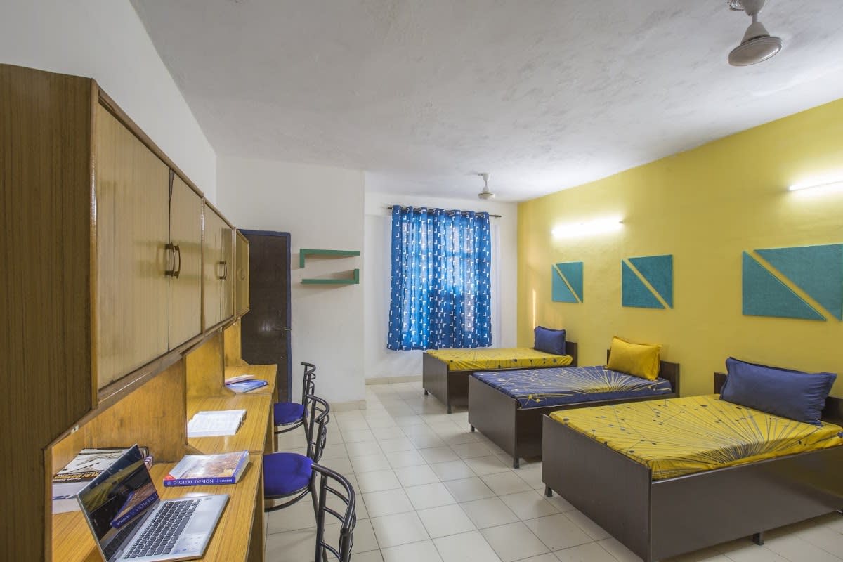 Stanza Living Paris House | Gents PG In Knowledge Park photo 1