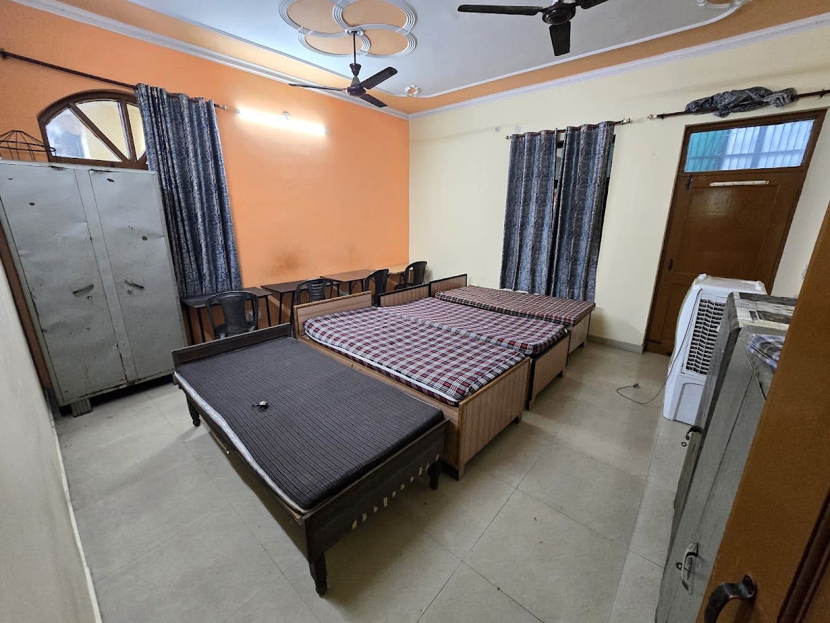 Maruti Paying Guests & Hostel - Greater Noida photo 4
