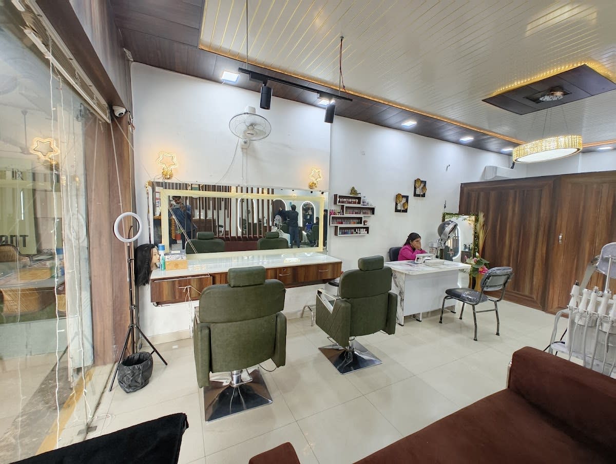 SugarHugsStudio(Unisex Salon)Hair,Beauty Nd Makup photo 1