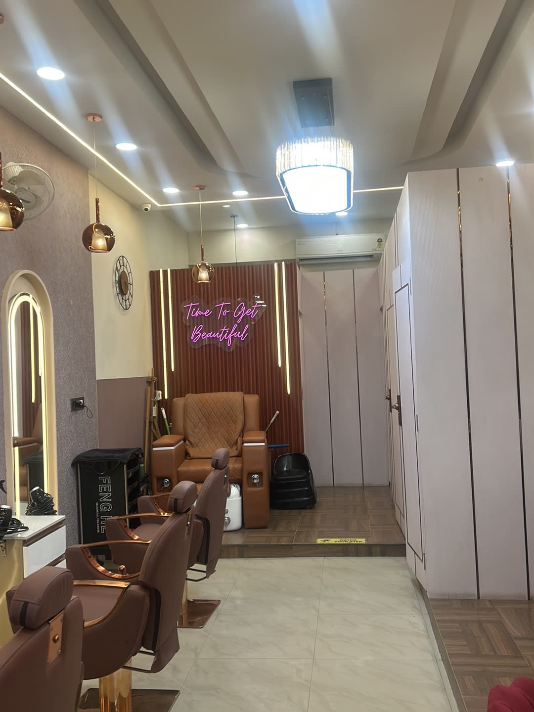 The Glamour House Salon By Divya Bajpai thumbnail 2