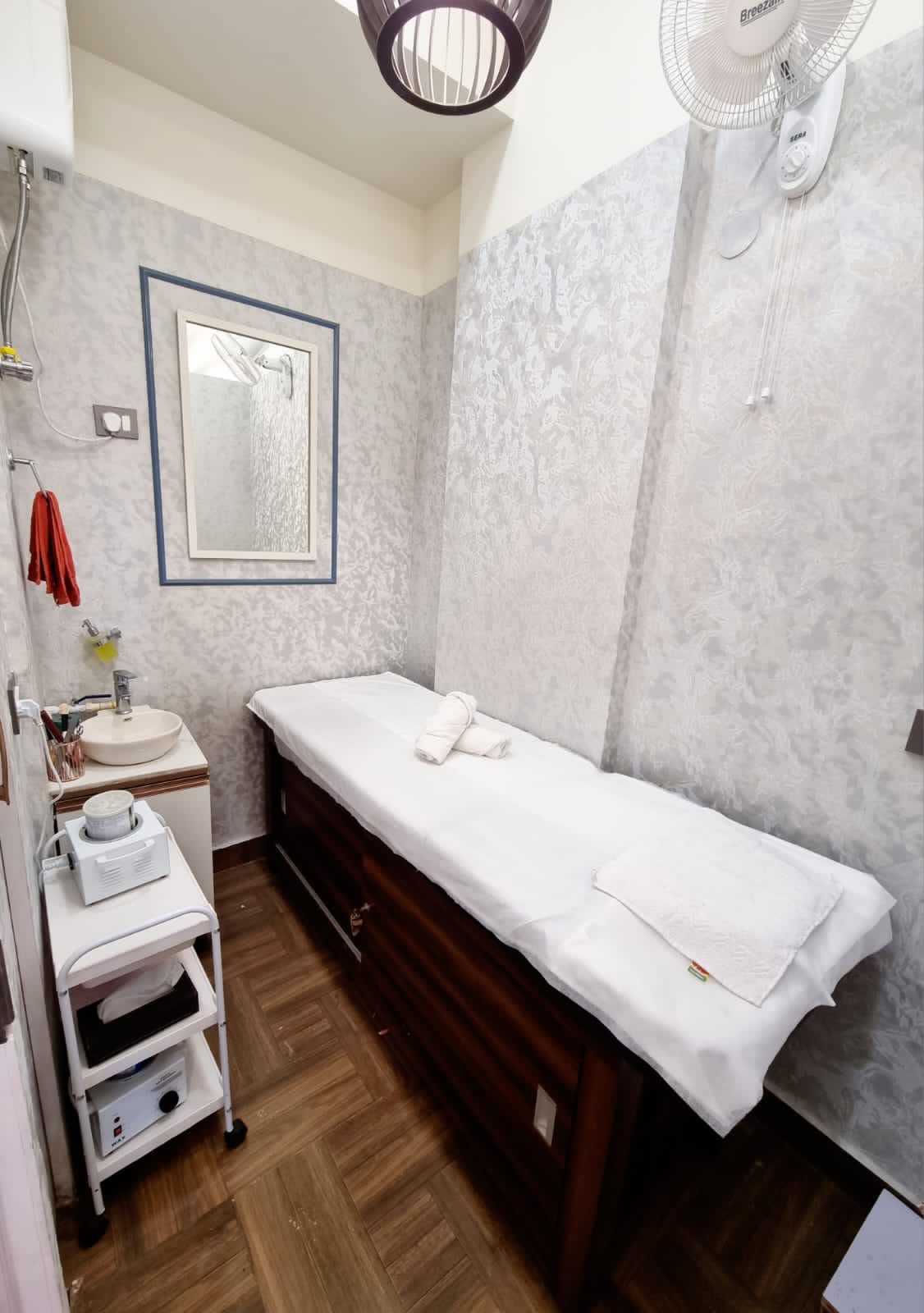 The Glamour House Salon By Divya Bajpai thumbnail 3