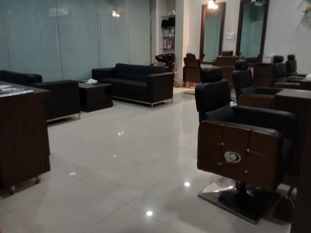 Shades A Unisex Salon photo 4