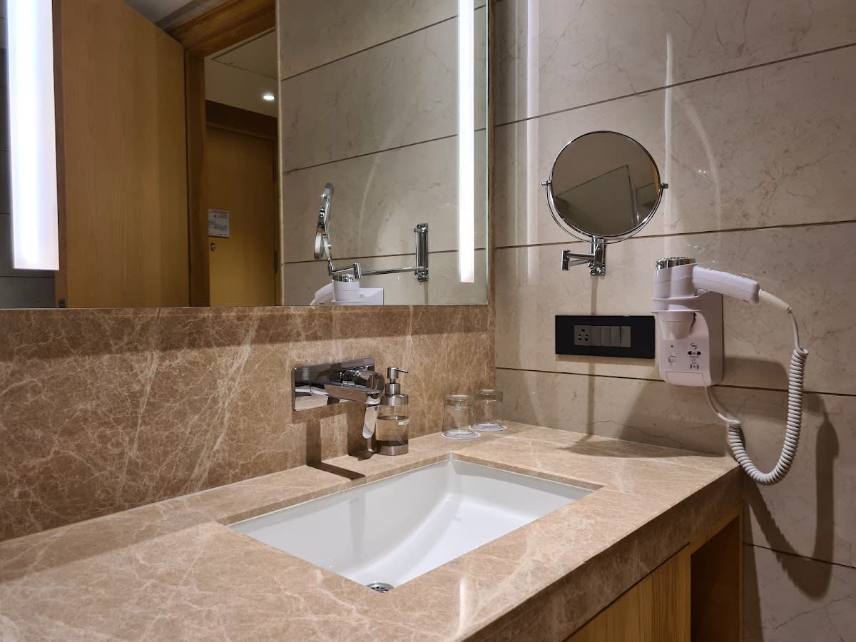 Gaurs Sarovar Premiere Hotel - Gaur City photo 4