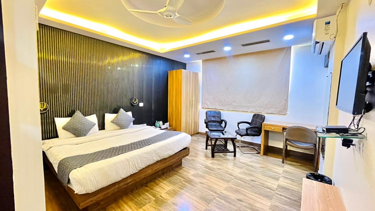 Hotel President Crown photo 3