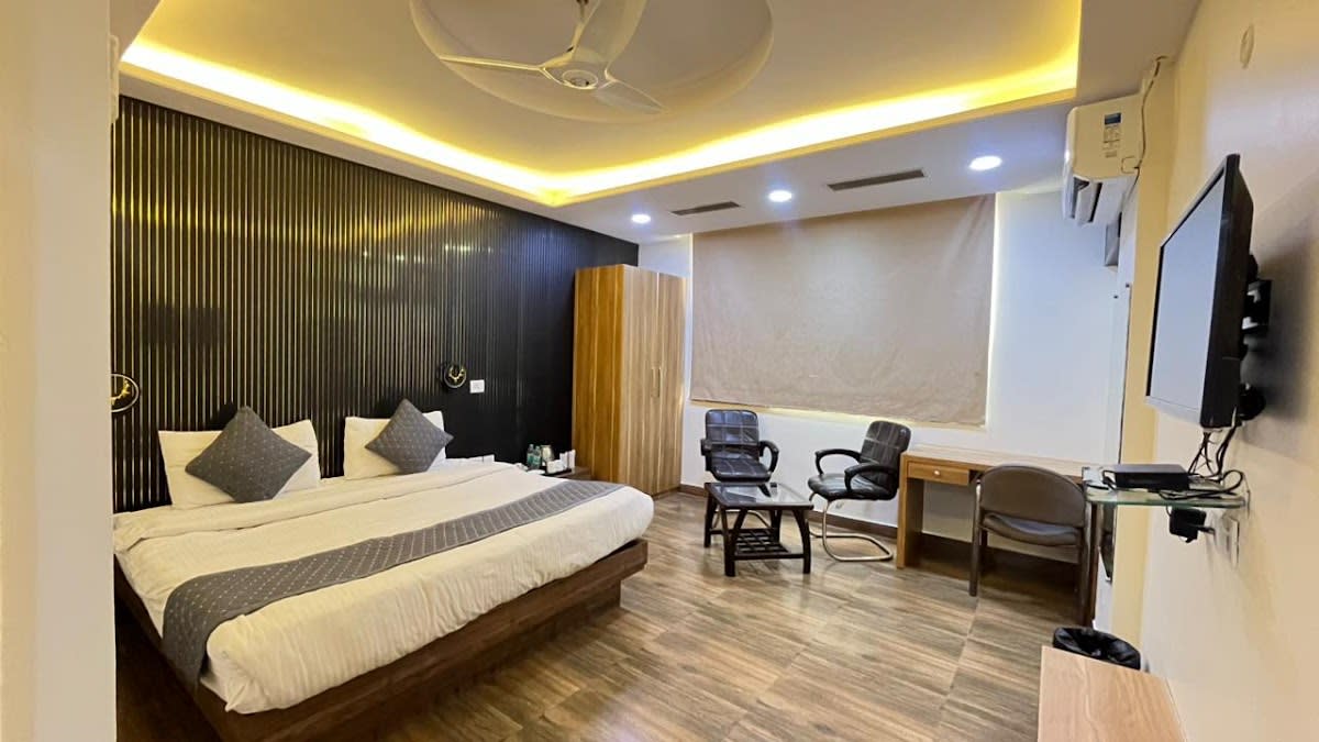 Hotel President Crown