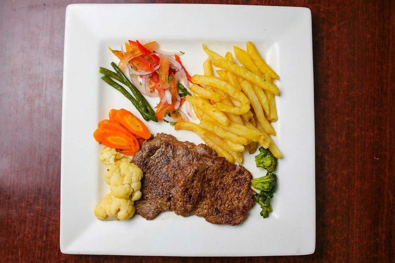 Grilled Sirloin Steak with Hot Pineapple Salsa