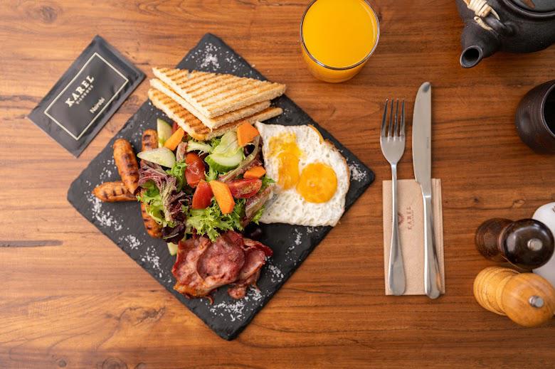 Queens Breakfast