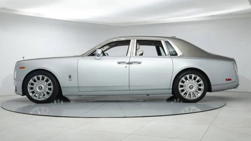 Introduction to the White Rolls Royce Phantom
