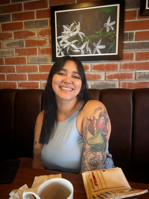 Angela, diseñadora gráfica y fotógrafa de NomadAZ