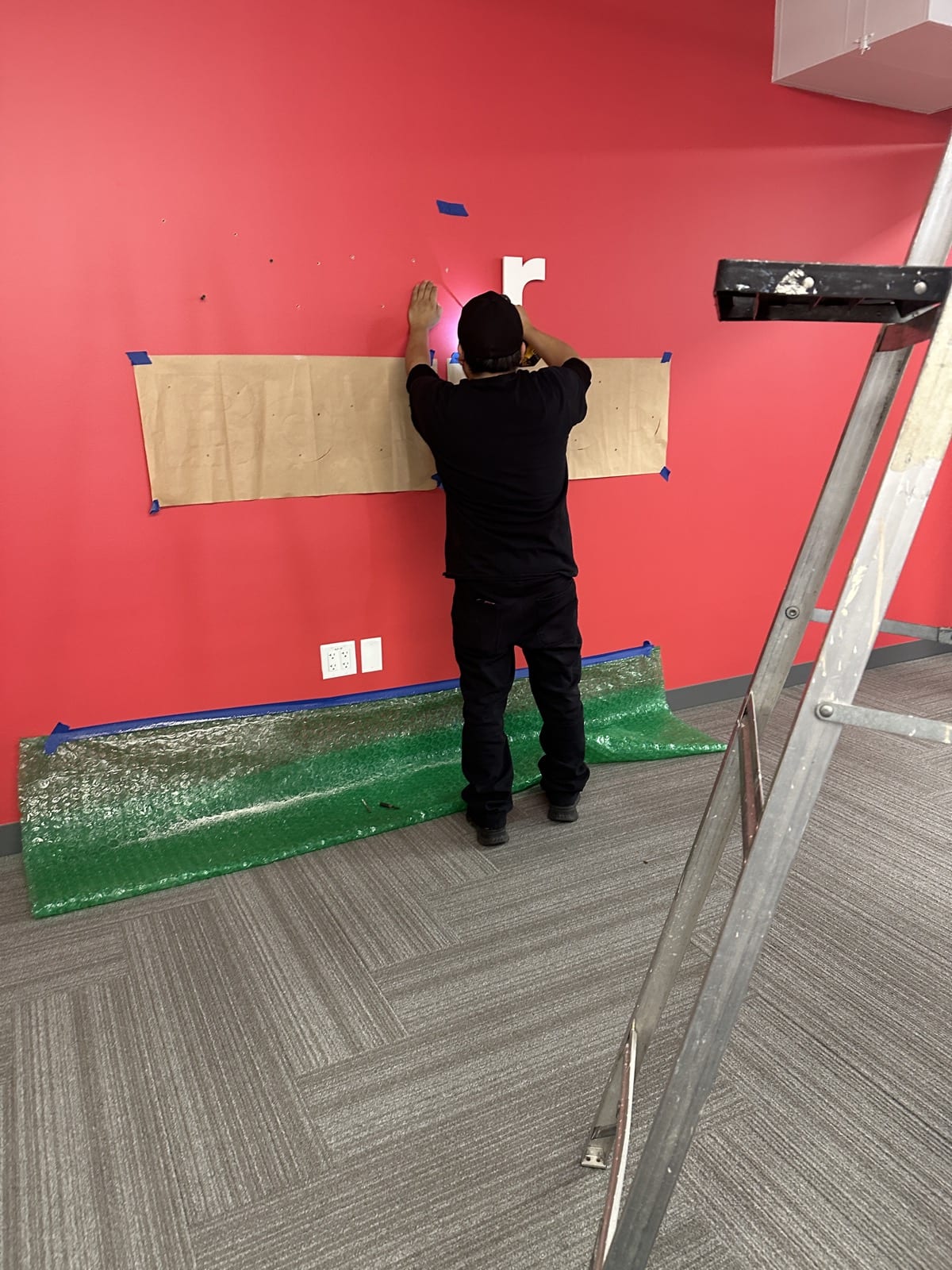 Test fitting dimensional letters during fast turnaround production