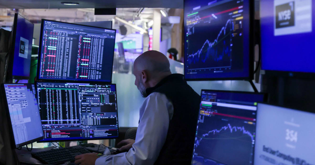 AI Surge Lifts Global Tech: Indian IT Stocks Poised for Gains