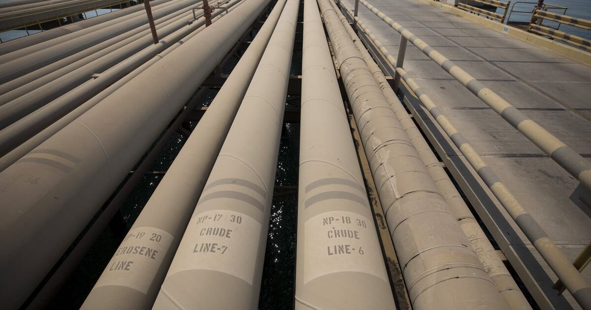 Saudi Oil Price Cuts: Why Indian OMCs are the New Market Sweet Spot