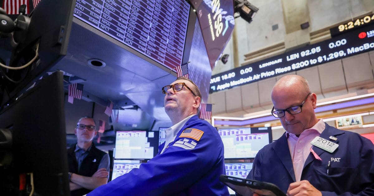 Nasdaq 100 Surge: Why the US Tech Rebound is a Green Signal for Indian IT Stocks