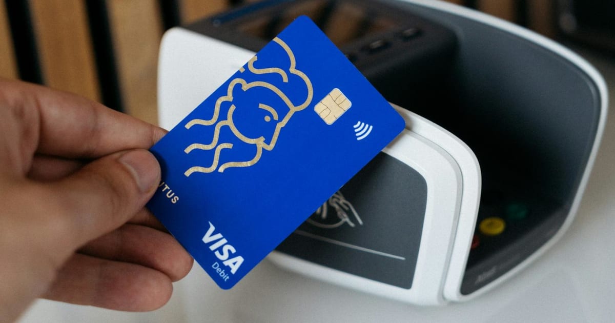 Crypto Cards & Stablecoins: India's Fintech Crossroads? 2024 Deep Dive