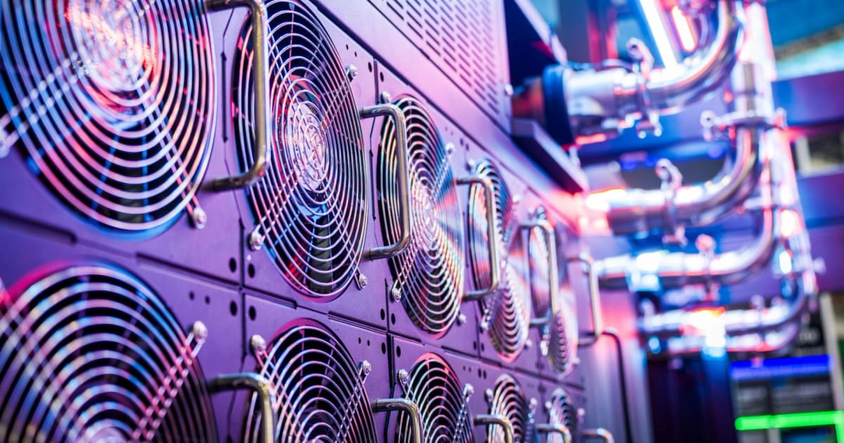 Bitcoin Miner AI Pivot: IREN's Costly Shift & Indian Stock Impact