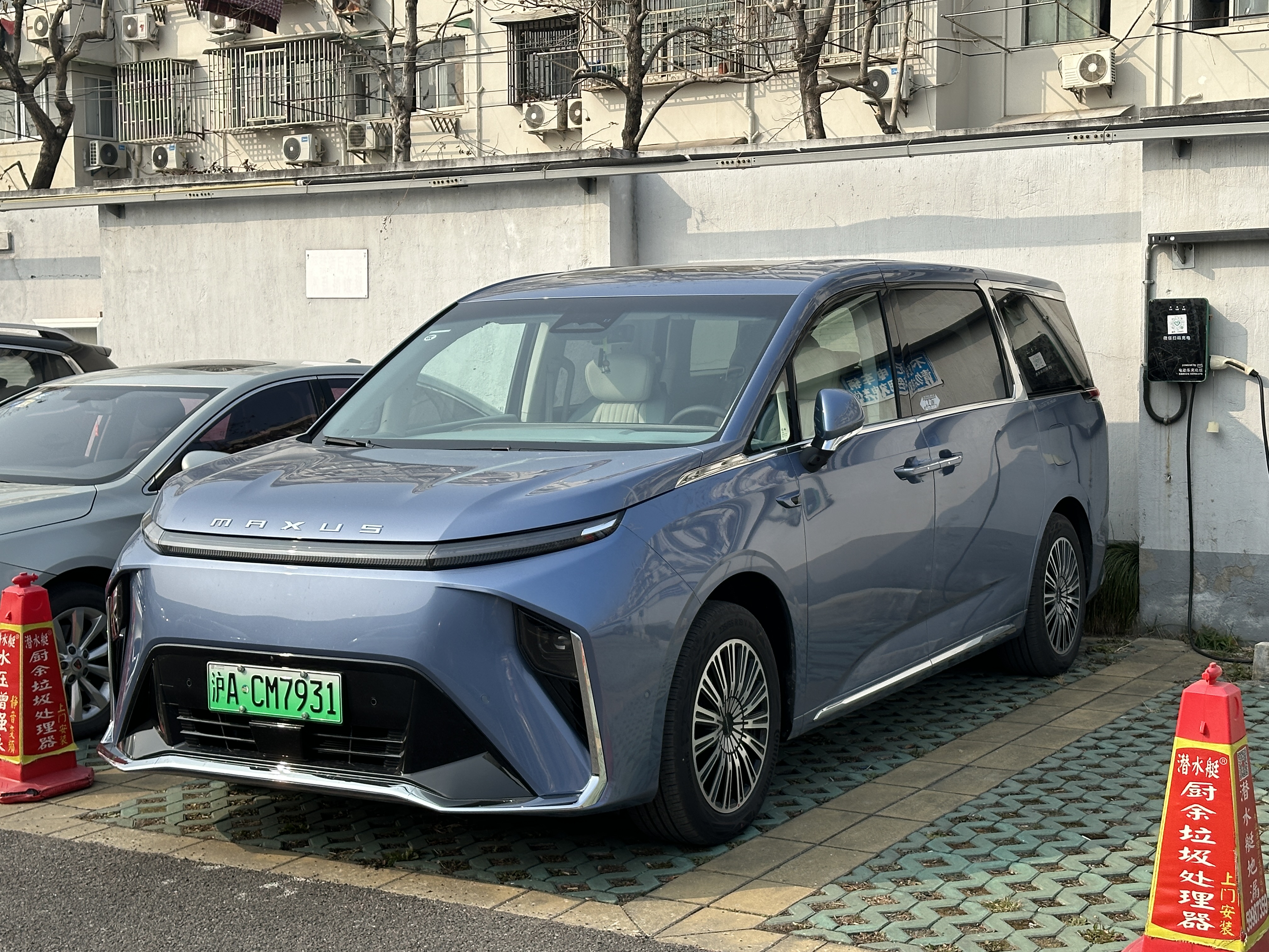 MG M9 vs Toyota Vellfire vs Mercedes-Benz V-Class: The Chauffeur-Class MPV Comparison (2026)