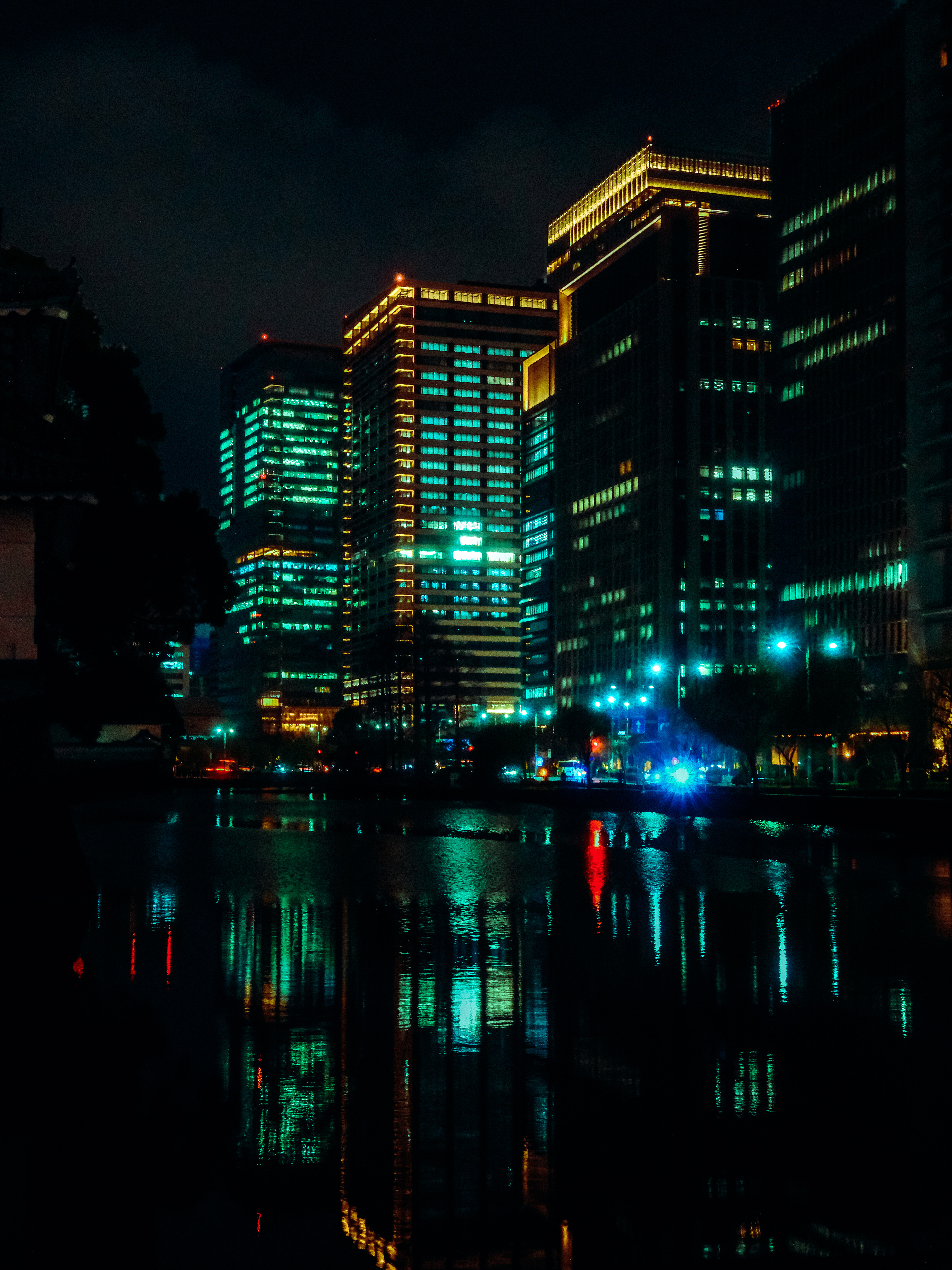 tokyo downtown at night