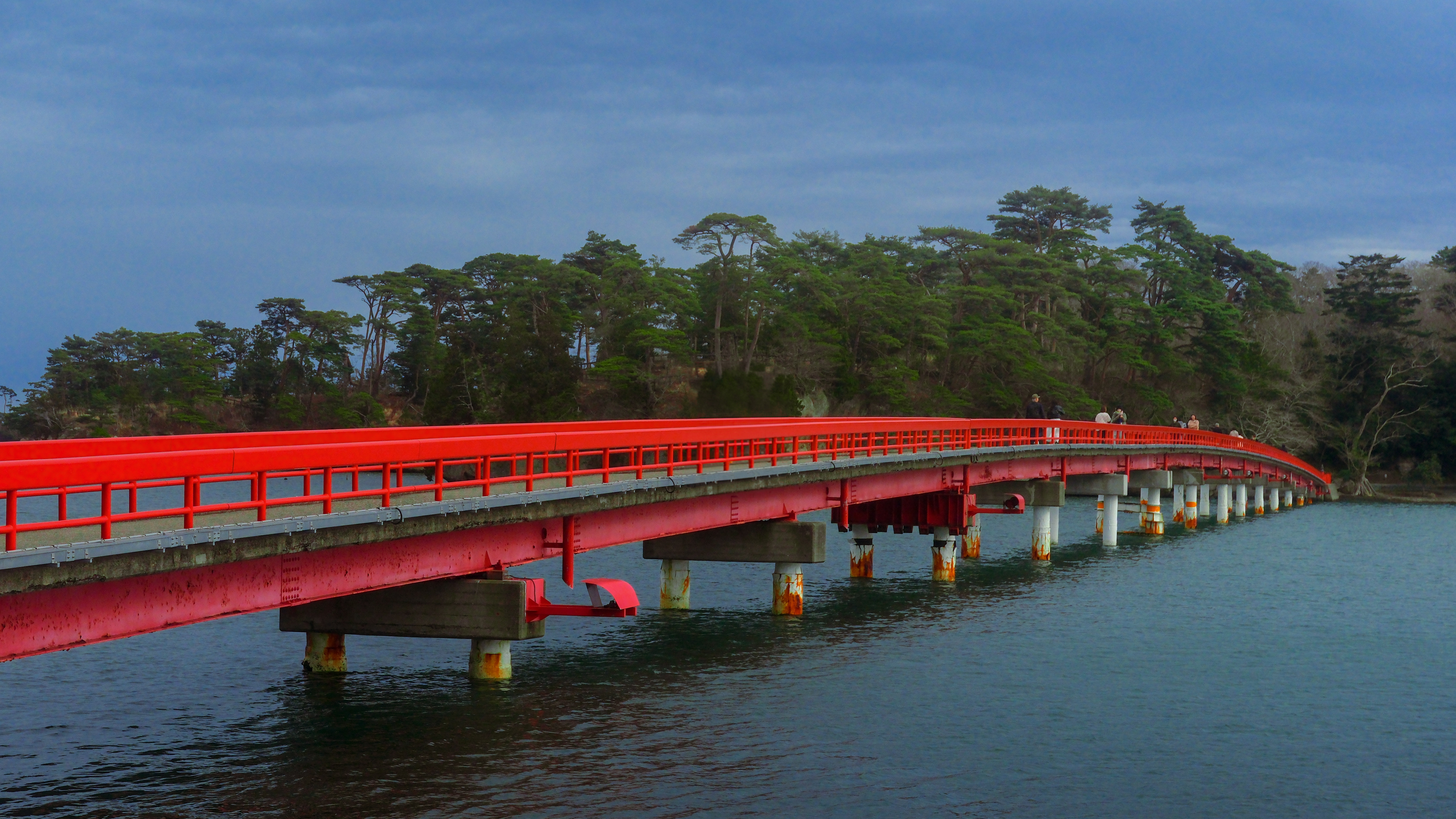the bridge to the island