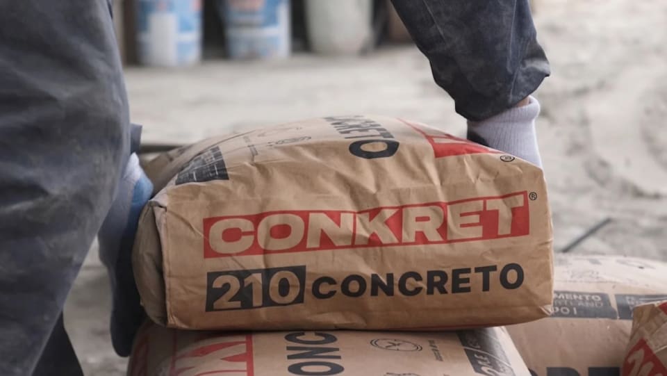 Entrega de mortero y concreto CONKRET en sacos en obra — Lima Metropolitana
