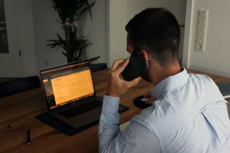 VoC: enquêtes de satisfaction CSAT et NPS, analyse des verbatims et dashboards