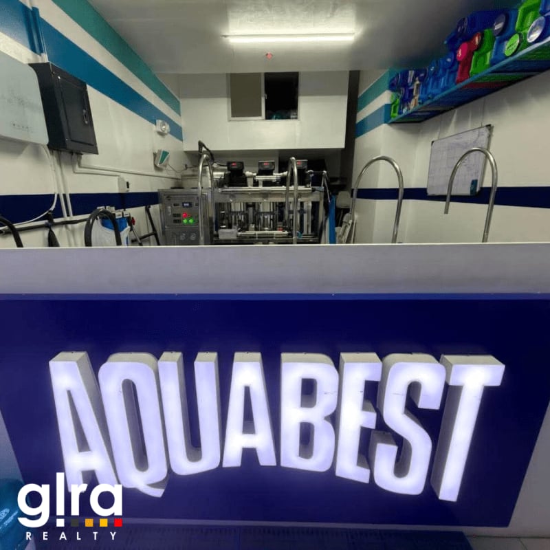 MILAN RESIDENZE COMMERCIAL SPACE WITH AQUABEST FRANCHISE